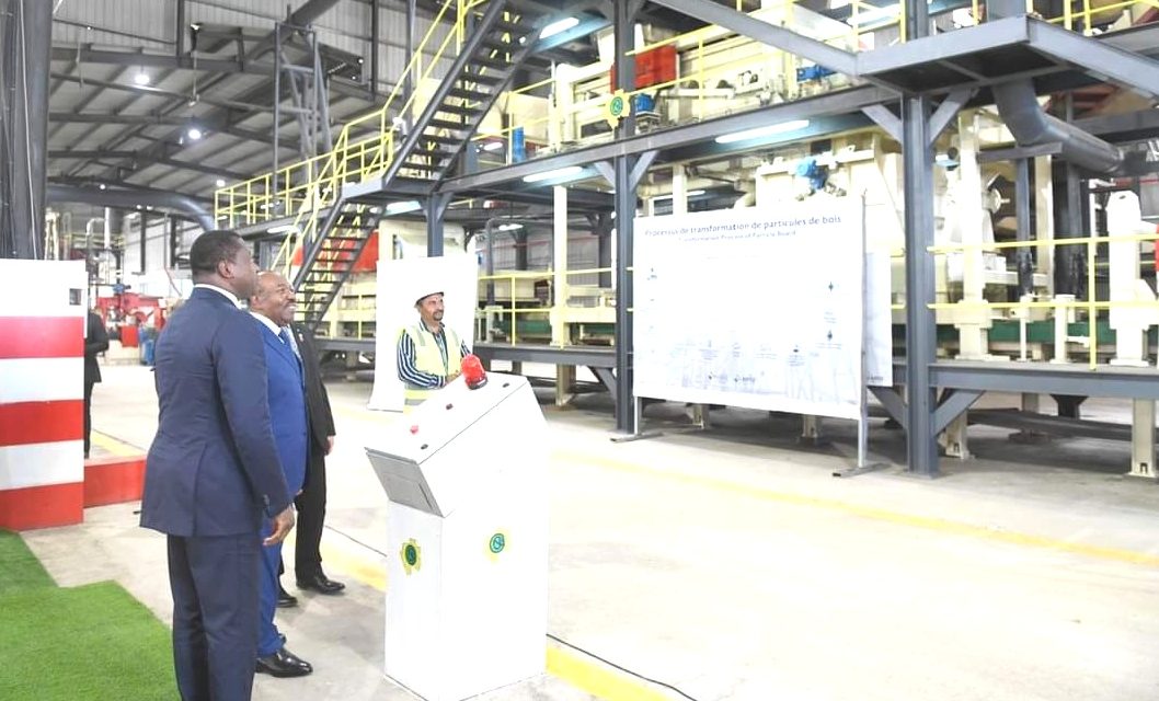 Le Gabon à sa première usine de fabrication de panneaux de particules de bois.